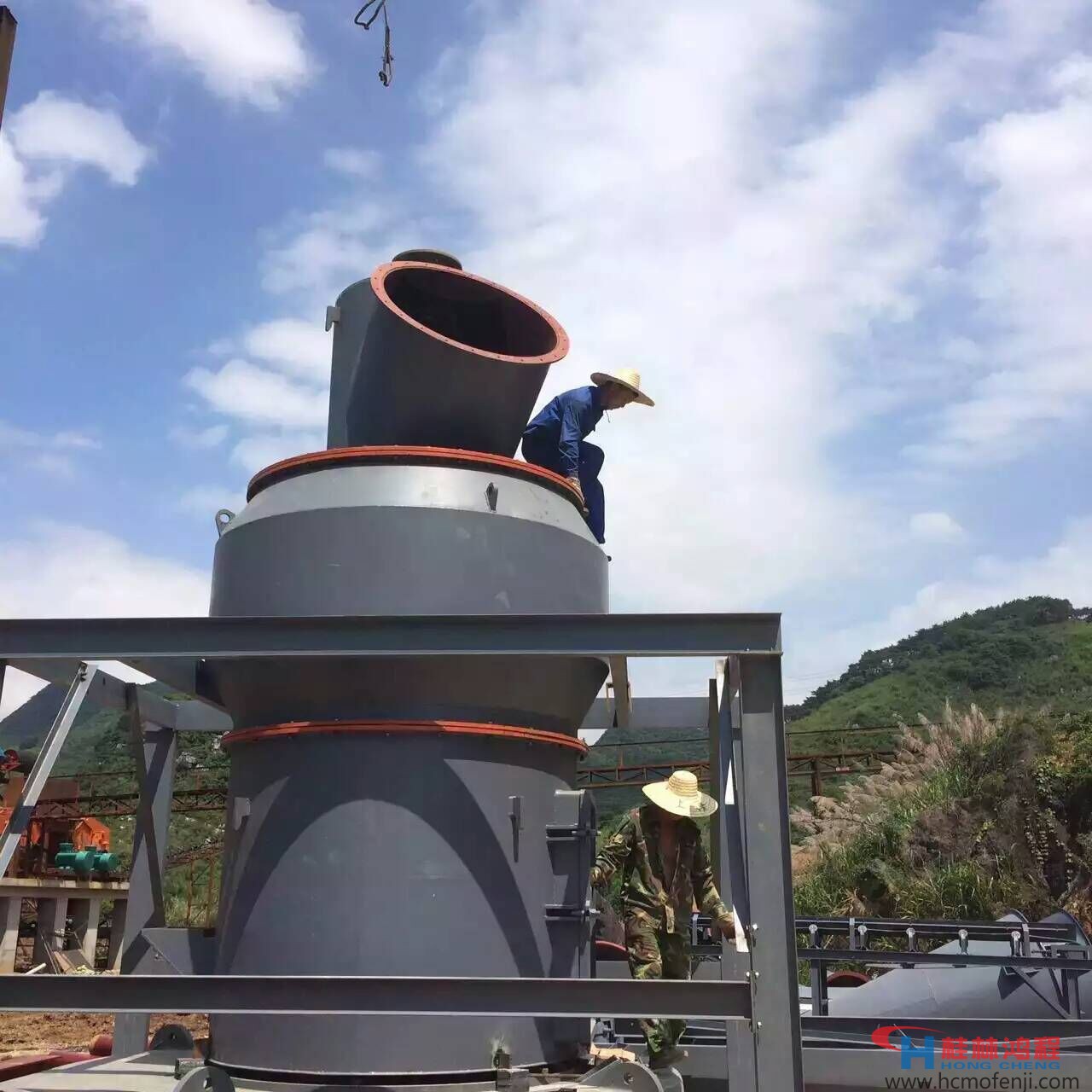 桂林鴻程，大型縱擺磨粉系統(tǒng)，HC1700，HCH980，賀州，碳酸鈣，磨粉機(jī)