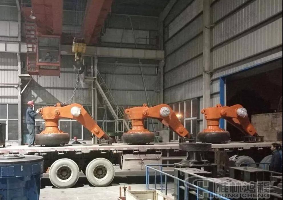 HLMX1700超細(xì)立磨發(fā)貨現(xiàn)場-超細(xì)立磨機大磨輥裝車 HLMX1700超細(xì)立磨發(fā)貨現(xiàn)場-超細(xì)立磨機大磨輥裝車