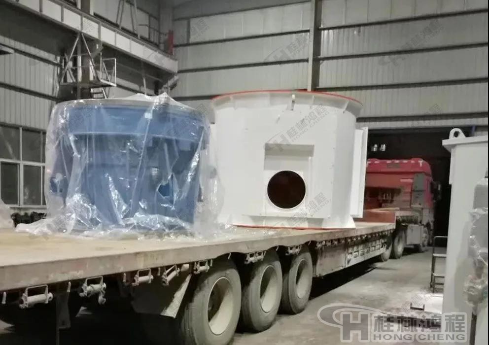 HLMX1700超細(xì)立磨發(fā)貨現(xiàn)場-超細(xì)立磨機主機裝車 HLMX1700超細(xì)立磨發(fā)貨現(xiàn)場-超細(xì)立磨機主機裝車