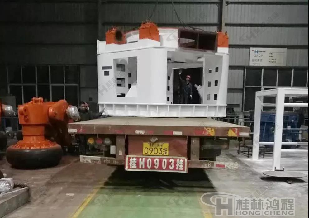 HLMX1700超細(xì)立磨發(fā)貨現(xiàn)場-超細(xì)立磨機主機磨輥裝車 HLMX1700超細(xì)立磨發(fā)貨現(xiàn)場-超細(xì)立磨機主機磨輥裝車