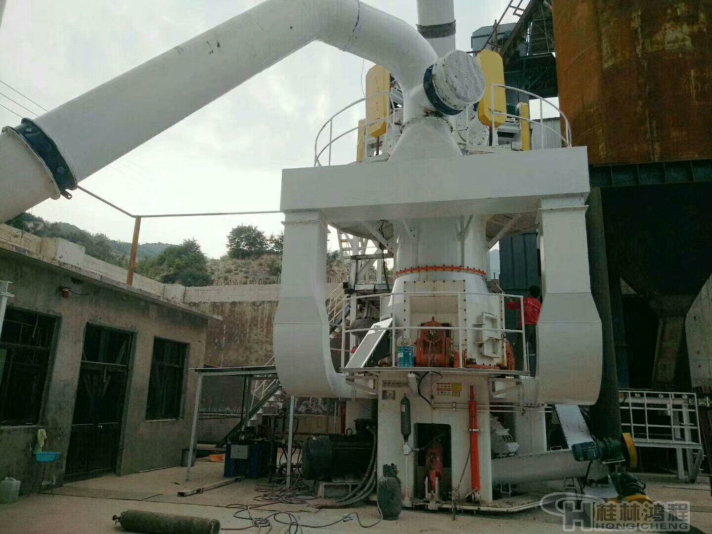 1500目造紙用碳酸鈣磨機(jī)超細(xì)立磨 1500目造紙用碳酸鈣磨機(jī)超細(xì)立磨