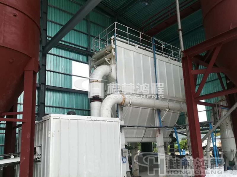 1250目方解石超細(xì)微粉磨機(jī)東南亞客戶訂購機(jī)械現(xiàn)場 1250目方解石超細(xì)微粉磨機(jī)HCH1395超細(xì)環(huán)輥磨東南亞客戶訂購機(jī)械現(xiàn)場