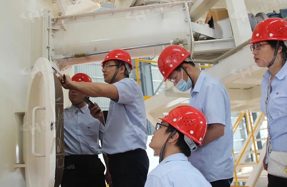 再創輝煌！桂林鴻程礦山設備磨粉機2022銷售大會圓滿召開